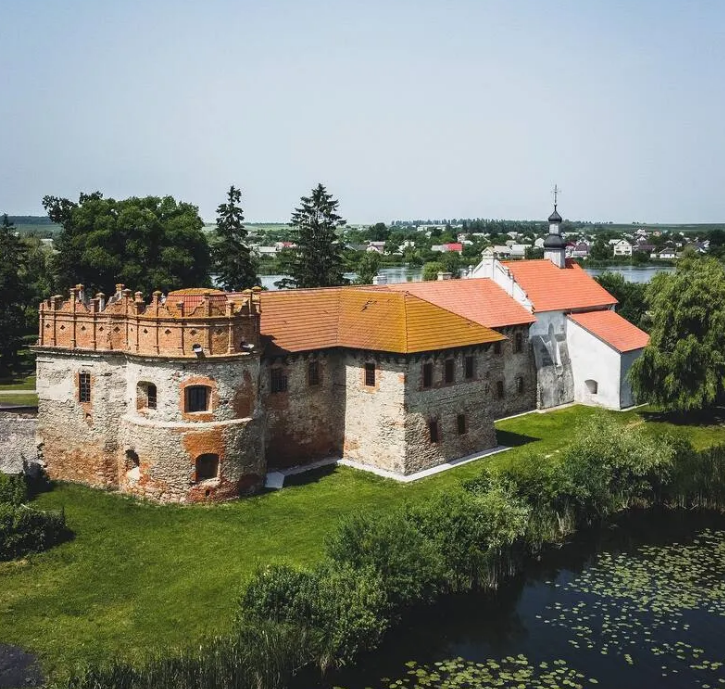 Фото до публікації в Фотоколекції з назвою Замок князів Острозьких