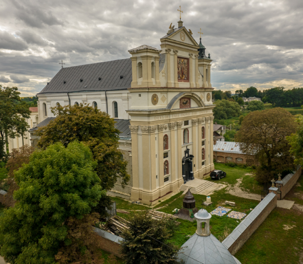 Колегіальний костел Святої Трійці