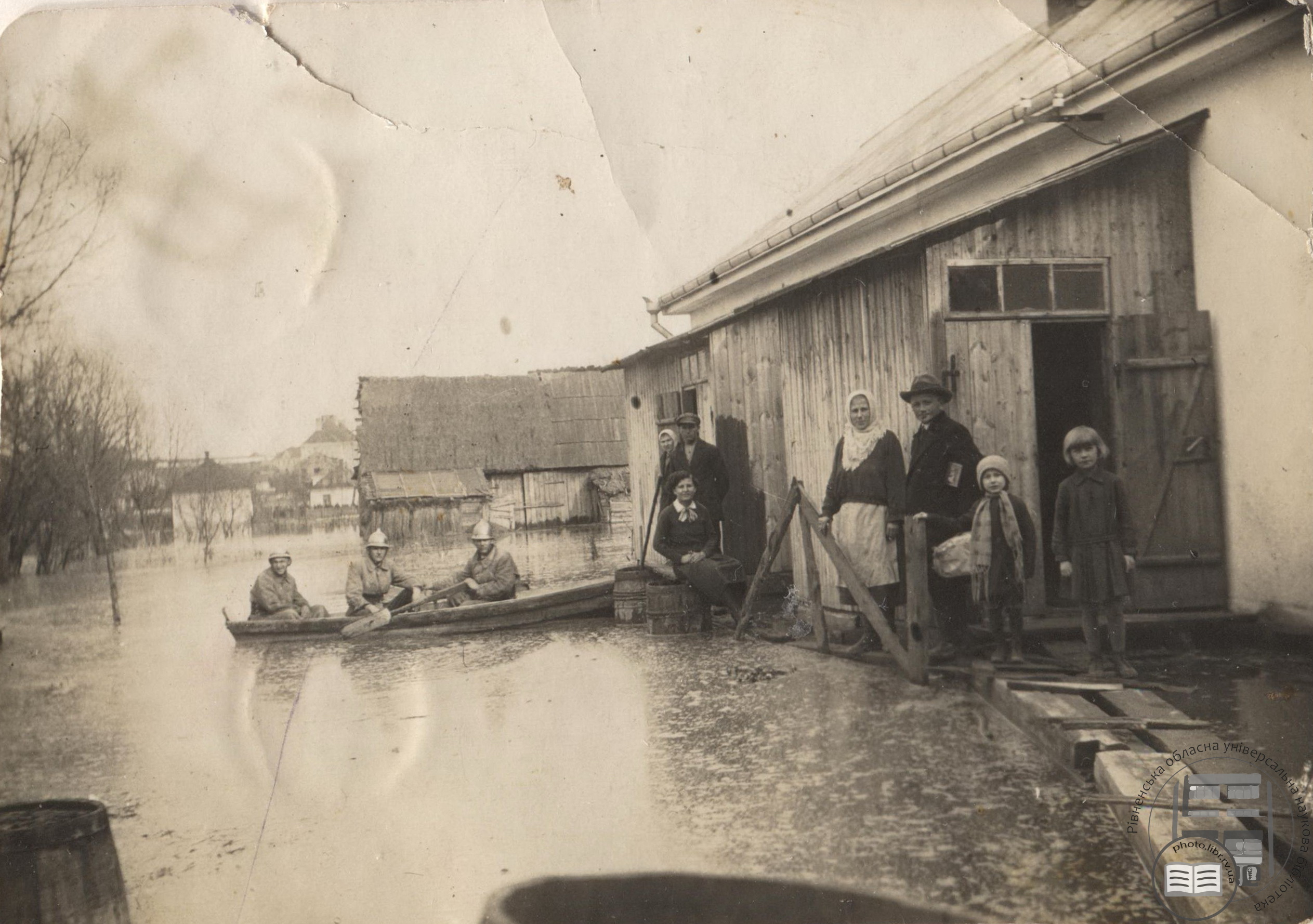 Фото до публікації в Фотоколекції з назвою Повінь у Рівному в 1932 році